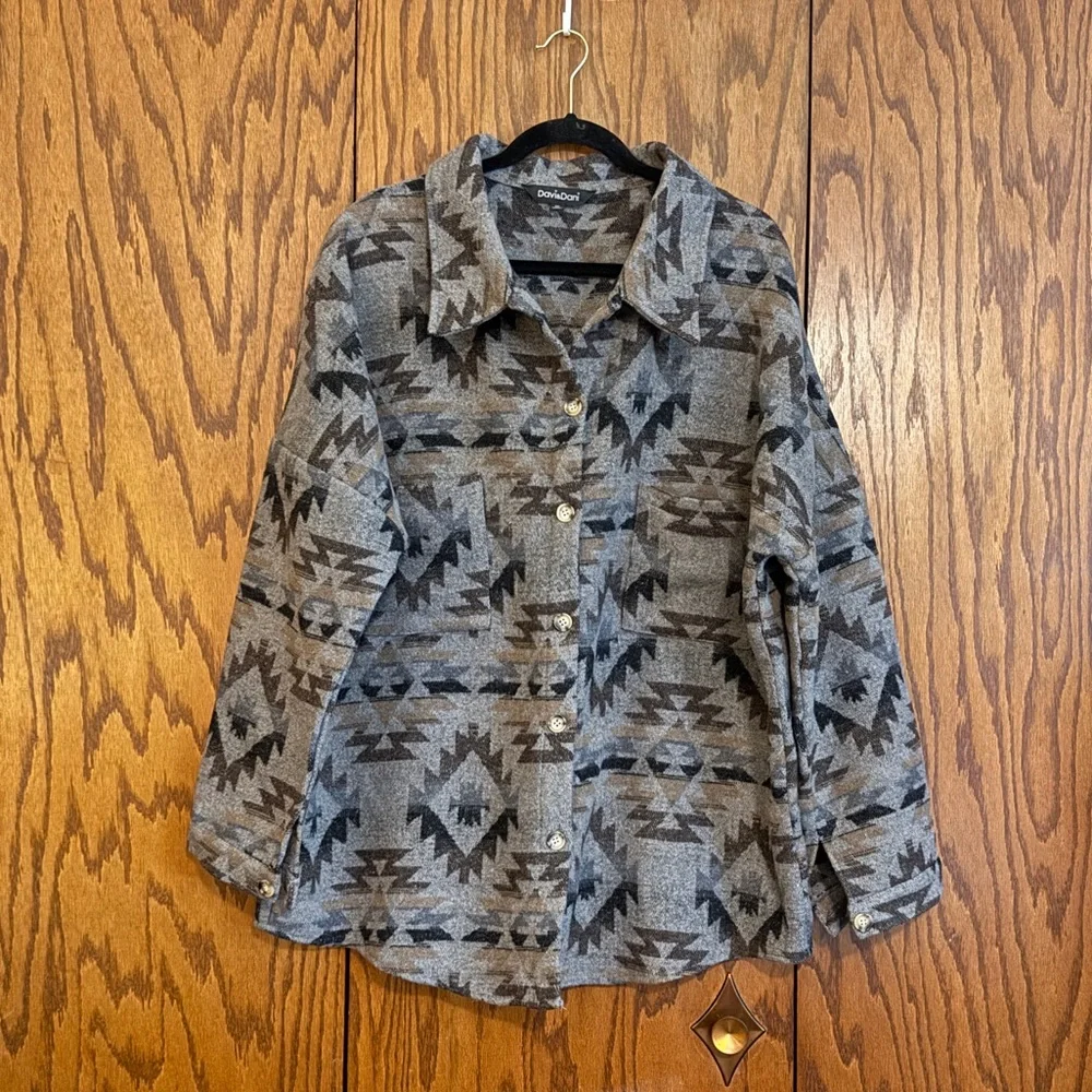 Davi & Dani 1XL Aztec Print Shacket Gray Brown Button Front - Picture 1 of 8